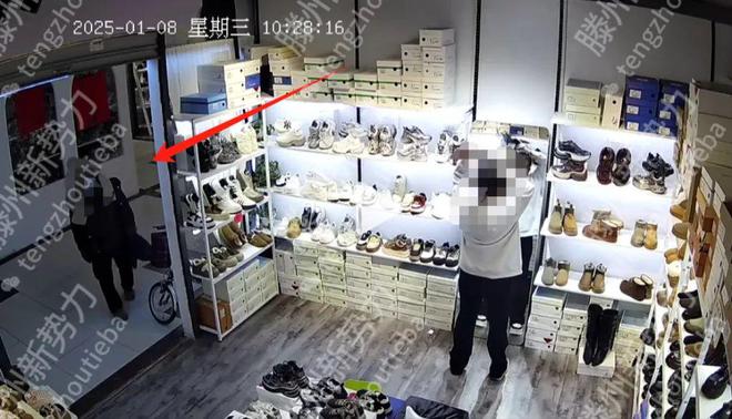 的鞋也偷？“美女神偷”背后的秘密！球盟会网站滕州：监控实拍！几十块(图5)