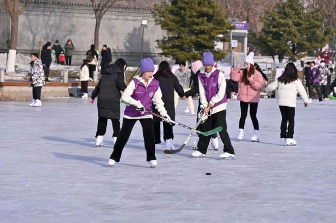 京多所高校专业冰场对外开放球盟会网页登录冰雪头条：北(图5)