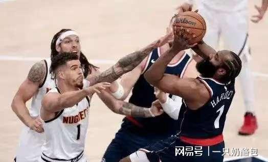 金血战背后藏着什么剧本裁判哨声偏哨？快船掘